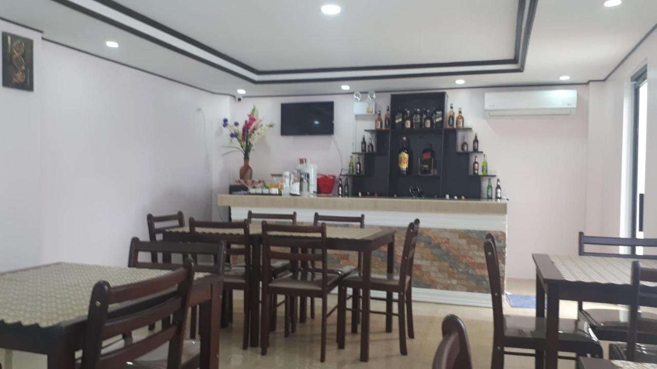 Adams View Hotel Moalboal Ngoại thất bức ảnh